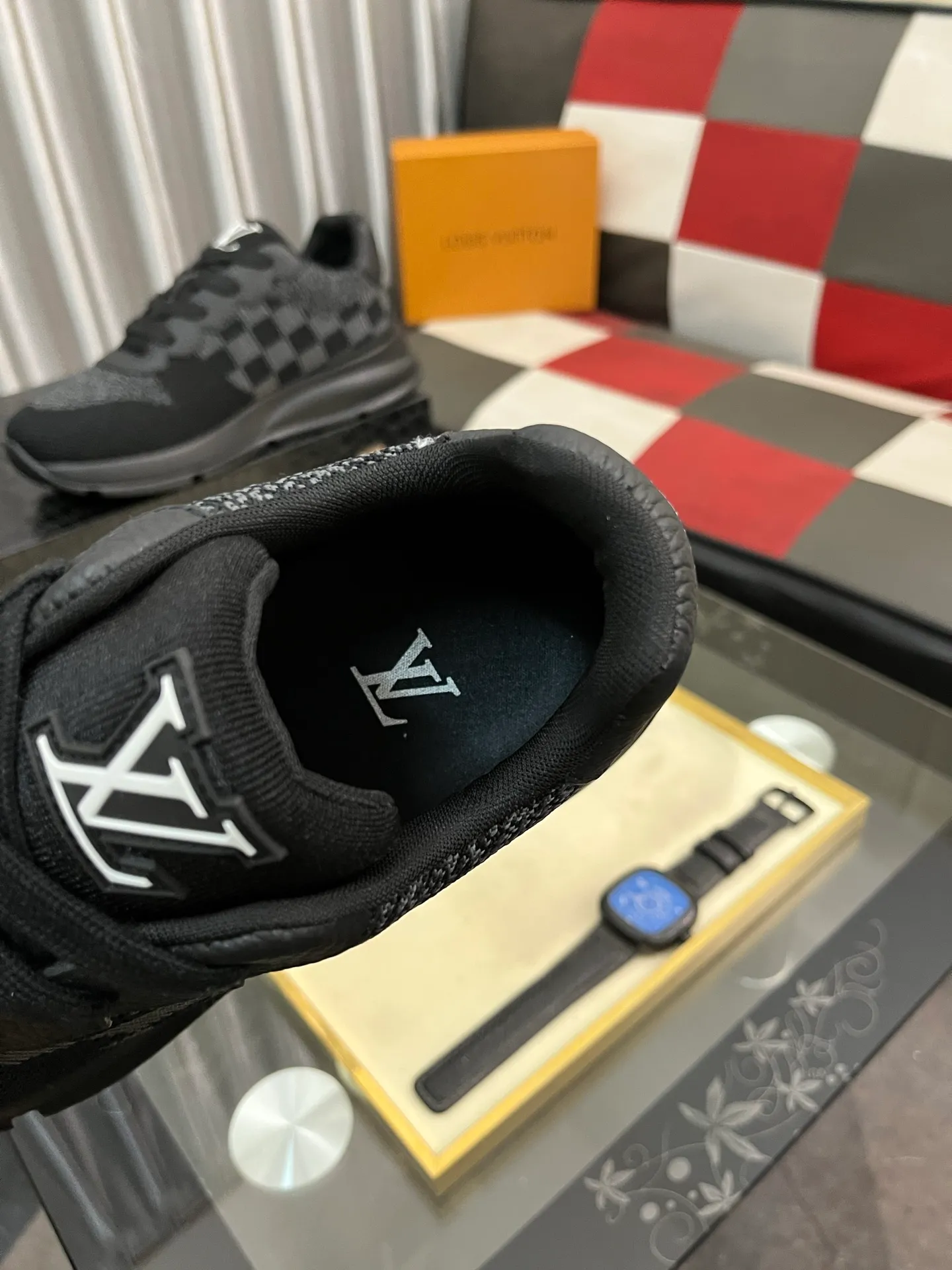Men's Men's Shoes 💰640⌚️⌚️LV TARINE Louis Vuitton L Family Donkey Brand Casual Sports Shoes Skateboard Shoes Original purchase, development and production This LV Trainer sneaker is made of cow leather to create a complex upper, which requires several hours of ingenious sewing to complete. Inkjet printing renders a unique retro effect, and the classic configuration is from the hands of Virgil Abloh, showing the inspiration of retro basketball shoes. Exquisite packaging at the delivery counter🛍📦 ▪️Fabrics: Original customized first-layer cowhide ▪️Inner lining: Original customized breathable mesh ▪️Outsole: Original molded two-color TPU combination outsole ▪️Size: 38-44